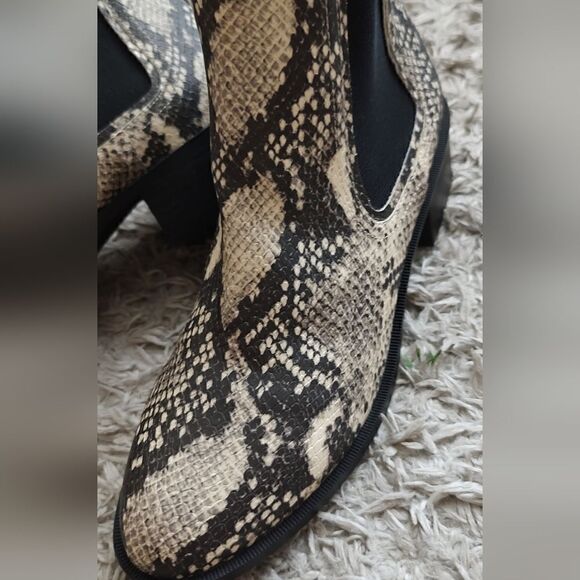 Steve Madden Snakeskin Booties Womens – Revived Clothing Exchange Size 8,5 - Picture 5 of 12